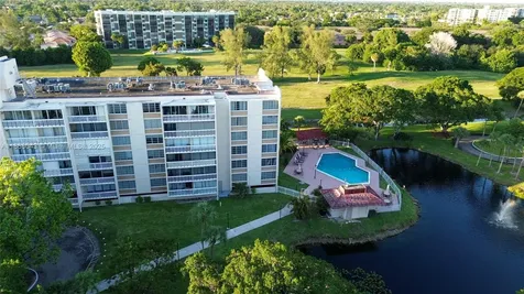7051 Environ Boulevard Lauderhill FL 33319