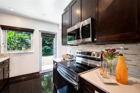 6320 NW 41st Street Virginia Gardens FL 33166