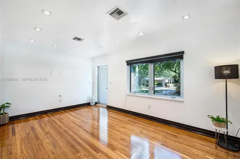 6320 NW 41st Street Virginia Gardens FL 33166