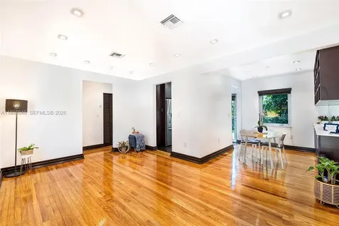 6320 NW 41st Street Virginia Gardens FL 33166