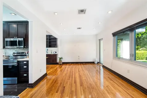 6320 NW 41st Street Virginia Gardens FL 33166