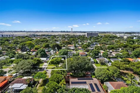 6320 NW 41st Street Virginia Gardens FL 33166