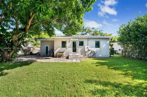 6320 NW 41st Street Virginia Gardens FL 33166
