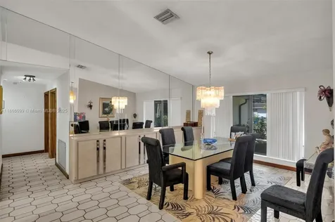 3721 N Park Road Hollywood FL 33021