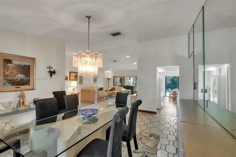 3721 N Park Road Hollywood FL 33021