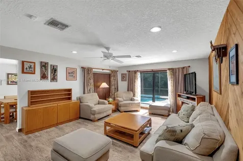 3721 N Park Road Hollywood FL 33021