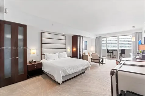 4391 Collins Avenue Miami Beach FL 33140