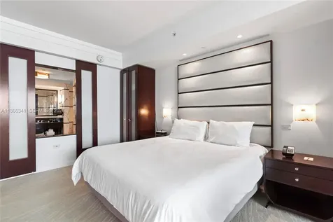 4391 Collins Avenue Miami Beach FL 33140