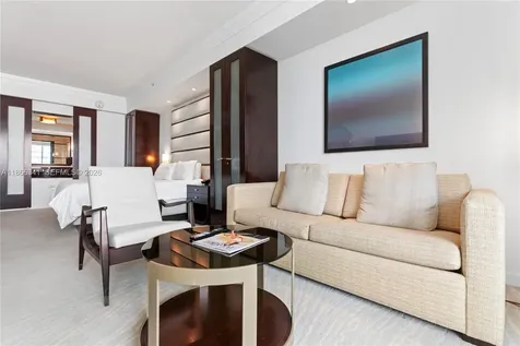 4391 Collins Avenue Miami Beach FL 33140