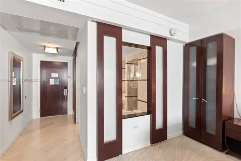 4391 Collins Avenue Miami Beach FL 33140