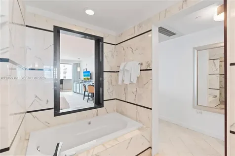 4391 Collins Avenue Miami Beach FL 33140