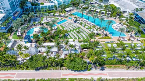 4391 Collins Avenue Miami Beach FL 33140