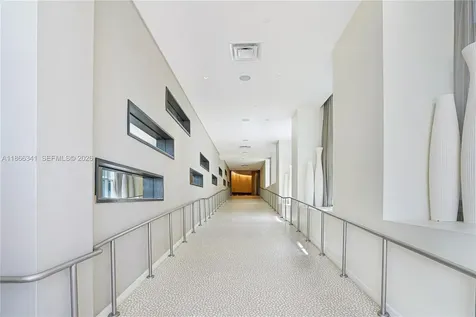 4391 Collins Avenue Miami Beach FL 33140