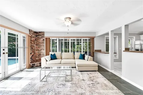 460 NW 88th Terrace El Portal FL 33150