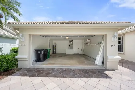 669 SW Lake Charles Circle Port St. Lucie FL 34986