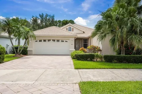 669 SW Lake Charles Circle Port St. Lucie FL 34986