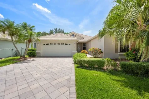 669 SW Lake Charles Circle Port St. Lucie FL 34986