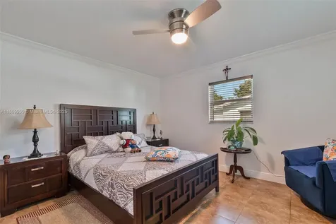 9021 NW 13th Street Plantation FL 33322