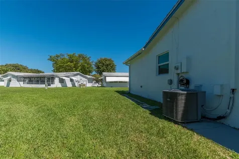 9021 NW 13th Street Plantation FL 33322