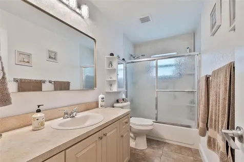 9021 NW 13th Street Plantation FL 33322