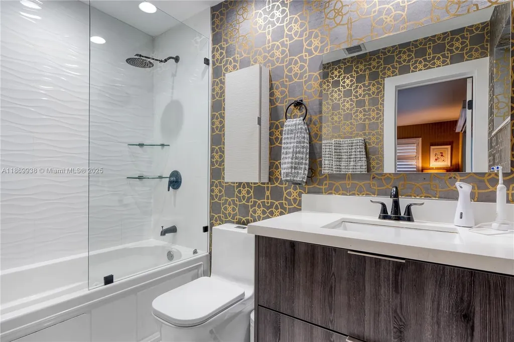 2210 NE 62nd Street Fort Lauderdale FL 33308