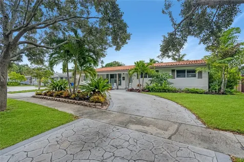 2210 NE 62nd Street Fort Lauderdale FL 33308