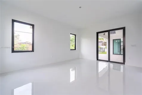 9235 SW 42nd Street Miami FL 33165