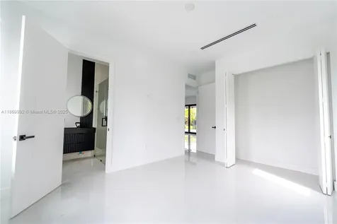 9235 SW 42nd Street Miami FL 33165