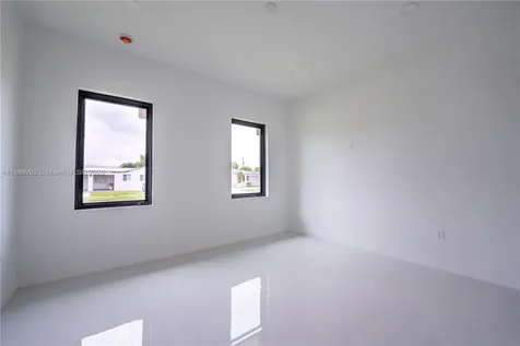9235 SW 42nd Street Miami FL 33165