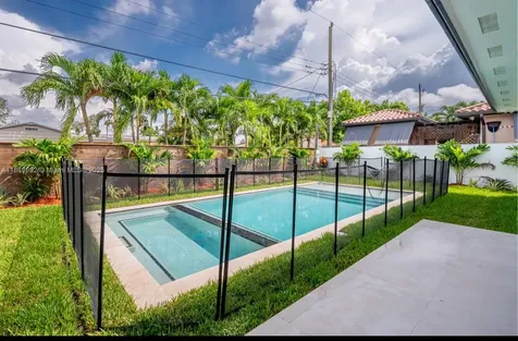 9235 SW 42nd Street Miami FL 33165