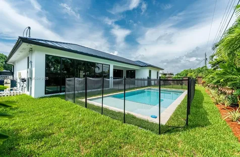 9235 SW 42nd Street Miami FL 33165