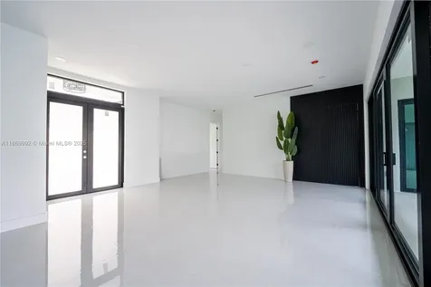 9235 SW 42nd Street Miami FL 33165