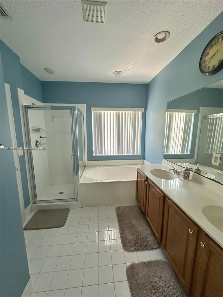 752 NW 127th Avenue Coral Springs FL 33071