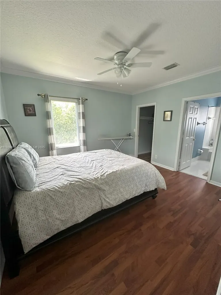 752 NW 127th Avenue Coral Springs FL 33071