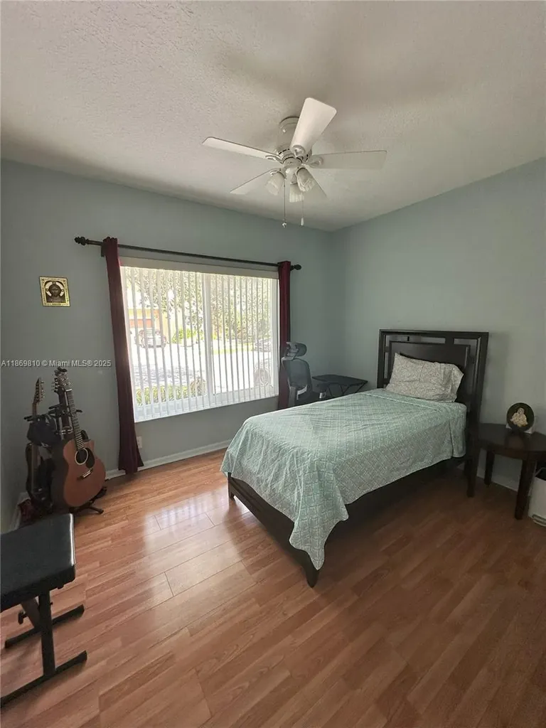 752 NW 127th Avenue Coral Springs FL 33071