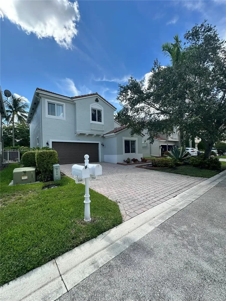 752 NW 127th Avenue Coral Springs FL 33071