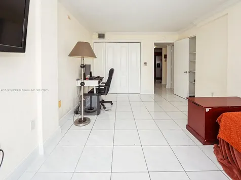 130 S Shore Drive Miami Beach FL 33141