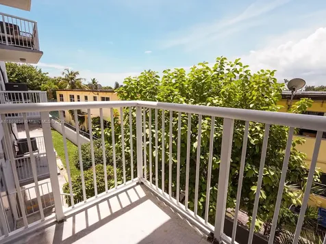 130 S Shore Drive Miami Beach FL 33141
