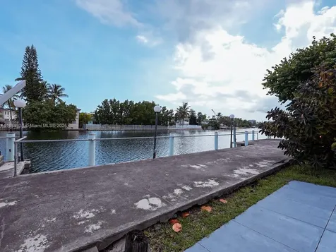 130 S Shore Drive Miami Beach FL 33141