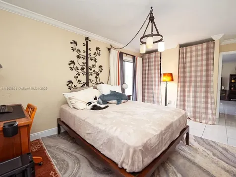 130 S Shore Drive Miami Beach FL 33141