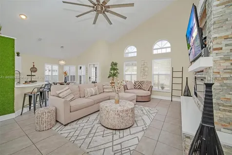 2915 Pembridge Street Kissimmee FL 34747