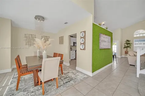 2915 Pembridge Street Kissimmee FL 34747
