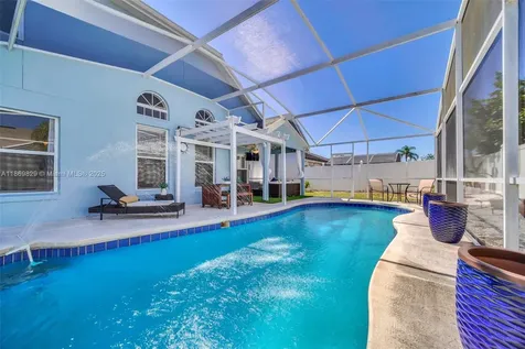 2915 Pembridge Street Kissimmee FL 34747
