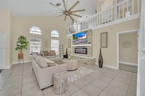 2915 Pembridge Street Kissimmee FL 34747