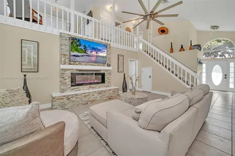 2915 Pembridge Street Kissimmee FL 34747