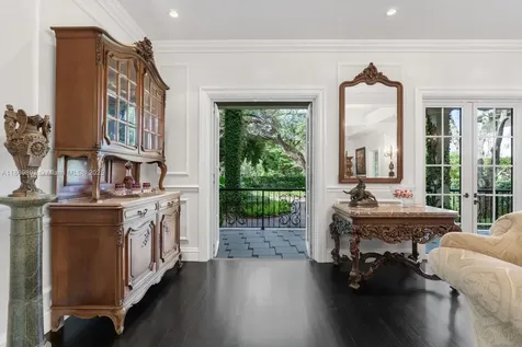 612 Sunset Drive Coral Gables FL 33143