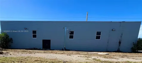 1031 NW 21st Street Miami FL 33127