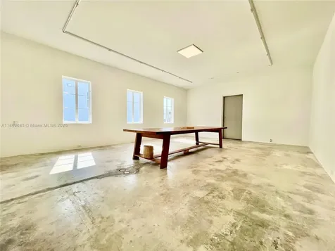 1031 NW 21st Street Miami FL 33127