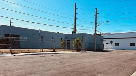1031 NW 21st Street Miami FL 33127