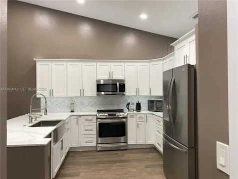 6081 NW 90th Avenue Tamarac FL 33321